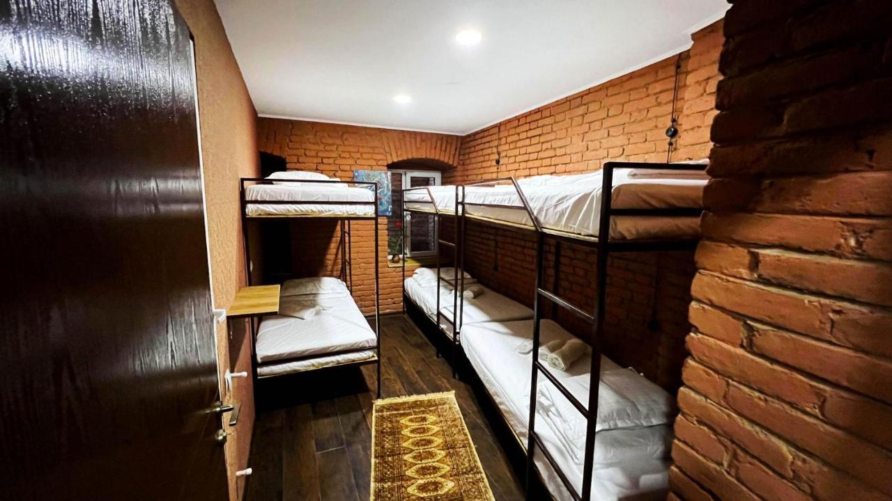 Hostel Pirosmani 第比利斯 外观 照片