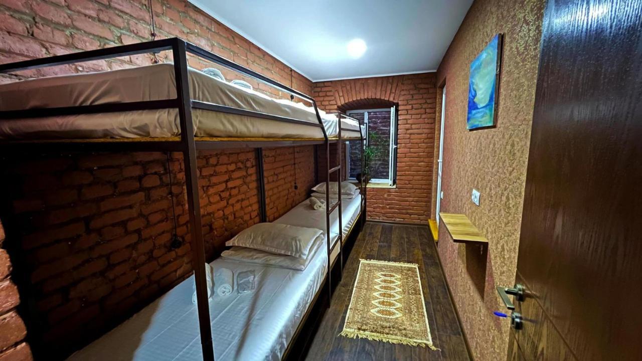 Hostel Pirosmani 第比利斯 外观 照片