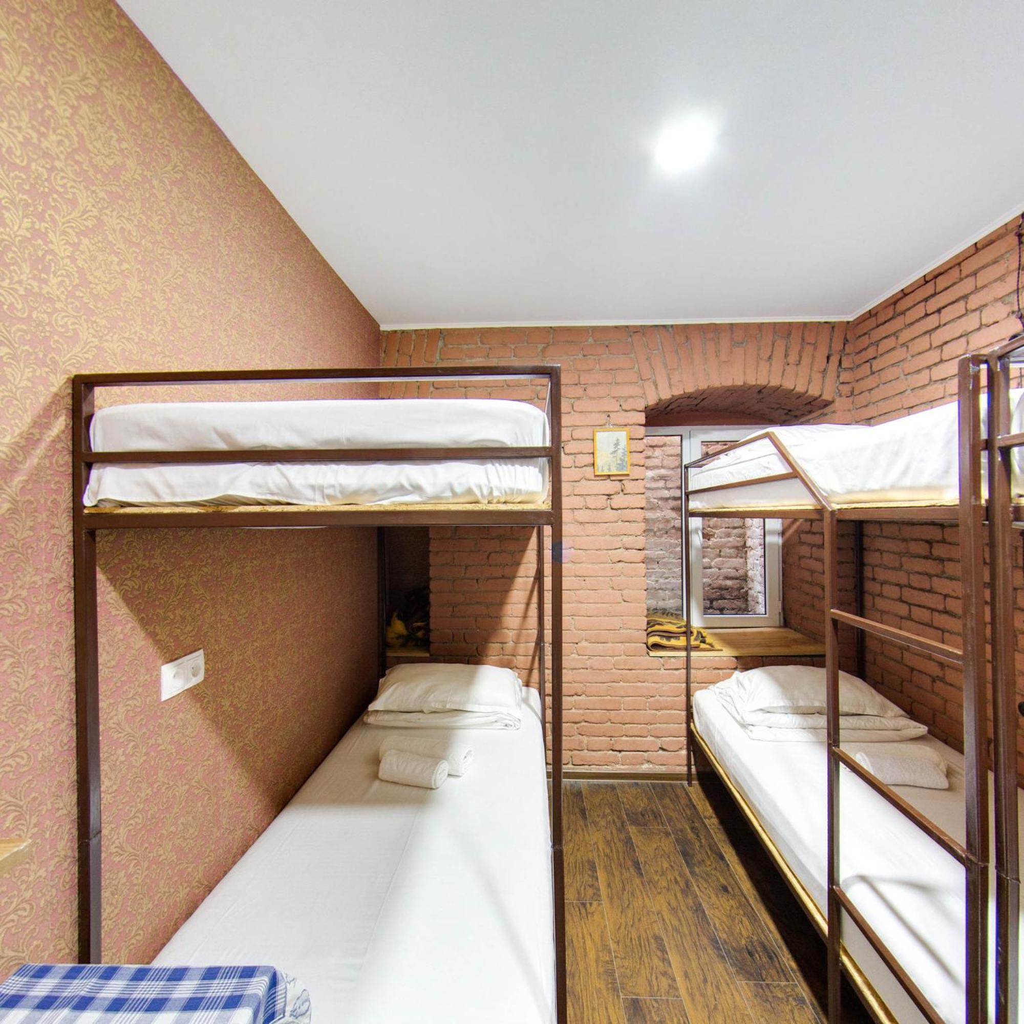 Hostel Pirosmani 第比利斯 外观 照片
